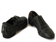 Regina Tango Shoes esclusiva Torino Tangosolar Modello Paolo nero traforato laser suola cuoio scarpa stringata tacco